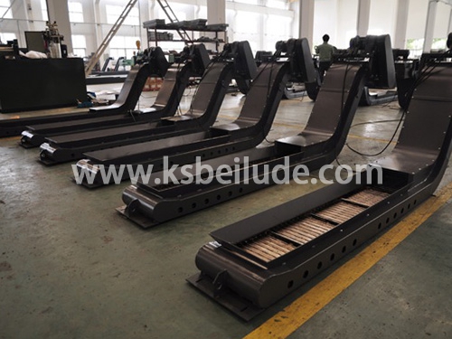 排屑機組裝現場